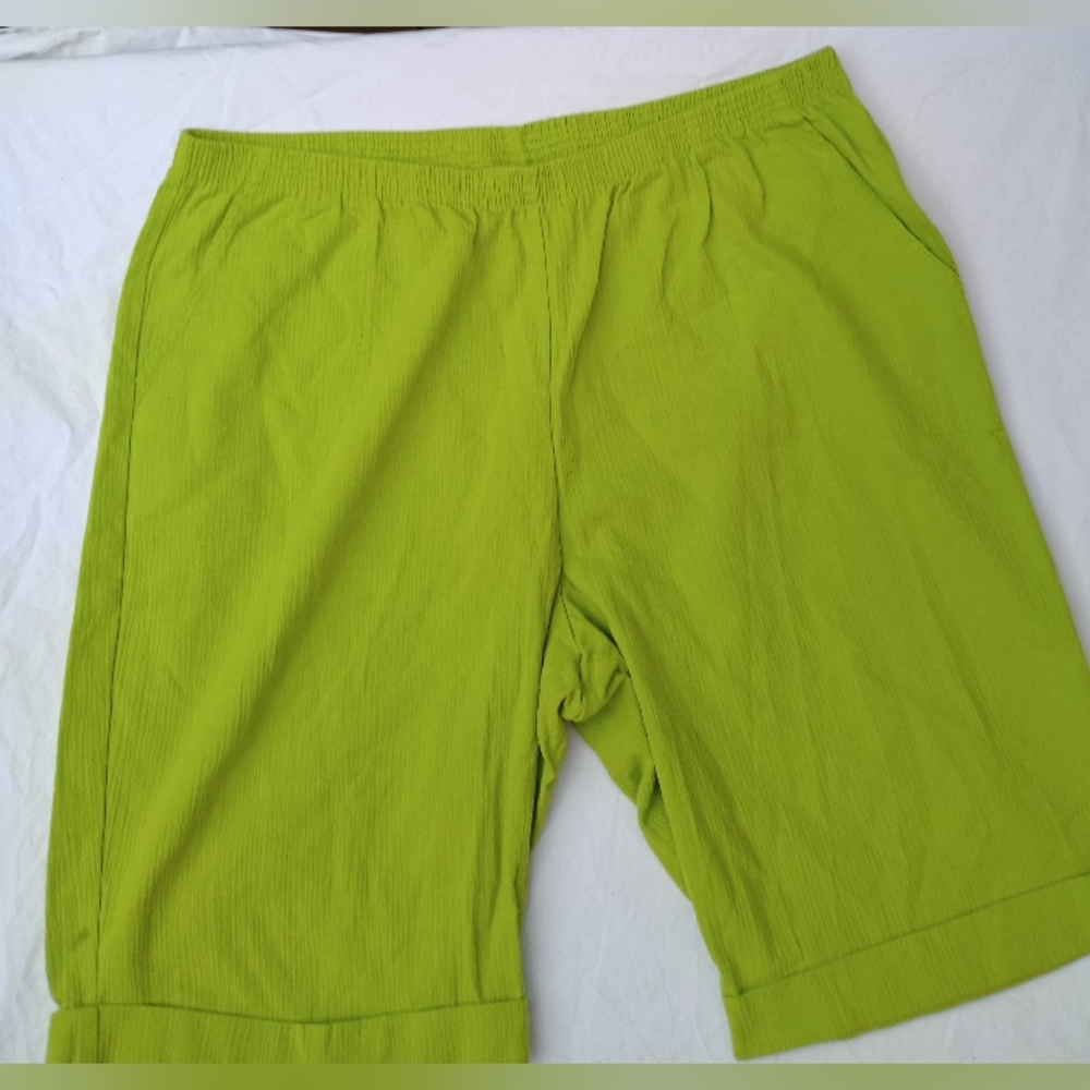 Vicki Wayne Neon Green Shorts Summer Beach Vacation Travel Party Casual Vintage
